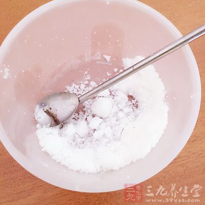 淨光鴨1只約1250克,濕發菜325克,紹酒1湯匙,白糖2茶匙 淨光鴨1只約1250克,濕發菜325克,紹酒1湯匙,白糖2茶匙