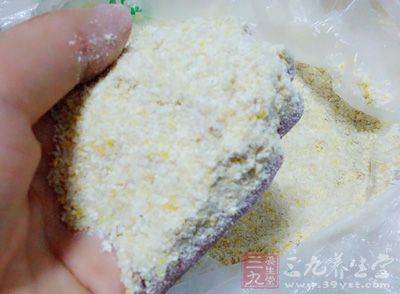 高筋面粉354公克,全麥面粉62公克,螺璇藻粉8公克 高筋面粉354公克,全麥面粉62公克,螺璇藻粉8公克