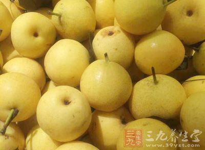 米酒一袋約500克，雪梨一個，山楂糕一塊，冰糖適量，水澱粉