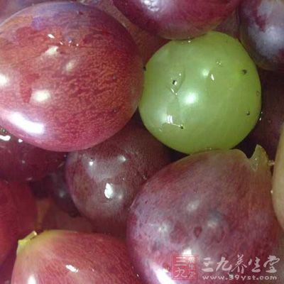 材料：巨豐葡萄、水