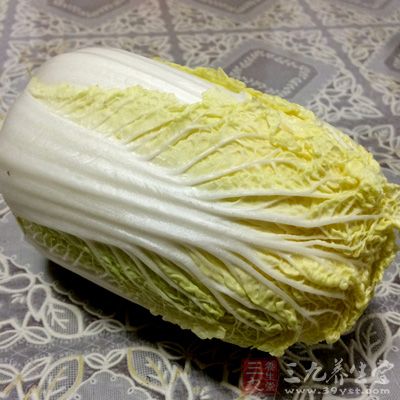 圓白菜1棵大約2kg,鹽50g、小辣椒 12顆 圓白菜1棵大約2kg,鹽50g、小辣椒 12顆