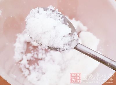 鹽、雞精、花椒粉、辣椒醬