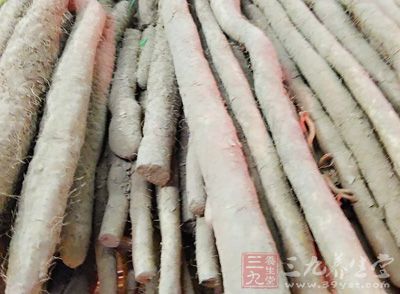 瘦豬肉160克，黑魚400克，玉竹40克，山藥(干)20克，石斛12克，鹽4克