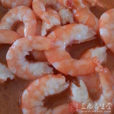 生魚肉200克，時蔬(品種可任選)300克，雲吞皮(即馄饨皮)10張，豬肉蓉50克，蝦仁30克