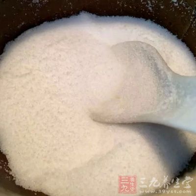 加少許鹽和白胡椒粉 加少許鹽和白胡椒粉