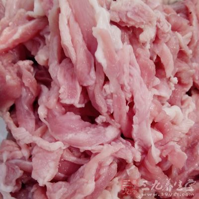 菜花半個，肉絲少許，醬油半勺，鹽少許，蔥少許，花椒4粒