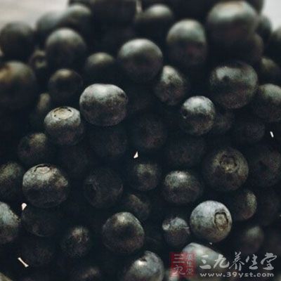 藍莓的果膠含量很高,能有效降低膽固醇 藍莓的果膠含量很高,能有效降低膽固醇
