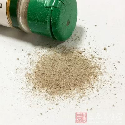我們再把黑胡椒放入鍋中改小火煲後即可食用