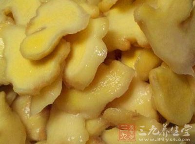 紅糖(5克)、生姜片(10克)、開水(300毫升) 紅糖(5克)、生姜片(10克)、開水(300毫升)