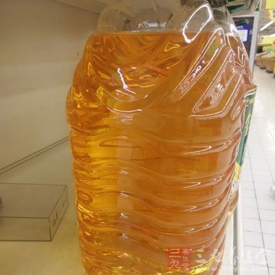 甜面醬5克,白糖5克,豆瓣醬15克,紅油辣椒10克,醬油20克,色拉油20克 甜面醬5克,白糖5克,豆瓣醬15克,紅油辣椒10克,醬油20克,色拉油20克