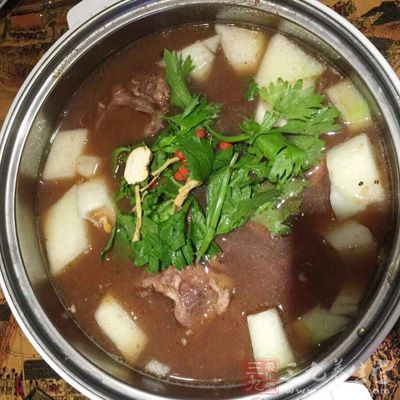 羊蠍子1000克，小米椒4個，蔥姜各3片，老抽1湯勺