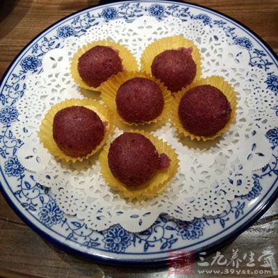 黃米棗泥團子的制作方法非常的簡單