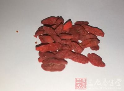 鴿子1只,枸杞20克,鹽適量 鴿子1只,枸杞20克,鹽適量