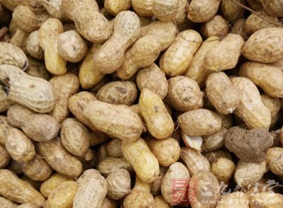 鮮花生500克、花椒8克、八角2顆、香葉2片、干辣椒4根、 鹽8克 鮮花生500克、花椒8克、八角2顆、香葉2片、干辣椒4根、 鹽8克