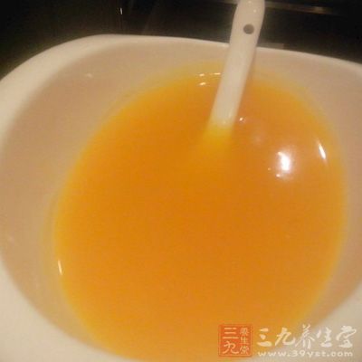 南瓜煮熟後用料理棒絞碎