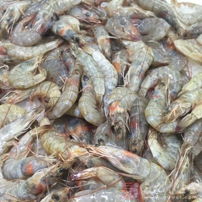 蝦,尤魚,豬肉片,青菜仔,草菇,羅卜片,蒜片 蝦,尤魚,豬肉片,青菜仔,草菇,羅卜片,蒜片