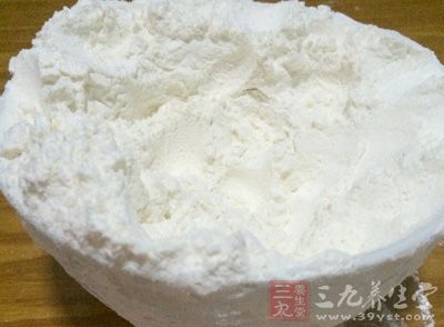精面粉500g,干酵母5g,溫水300g,糖一小勺 精面粉500g,干酵母5g,溫水300g,糖一小勺