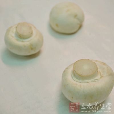 莴筍100g,紅,黃彩椒各30g,裡脊肉100g,蘑菇60g 莴筍100g,紅,黃彩椒各30g,裡脊肉100g,蘑菇60g