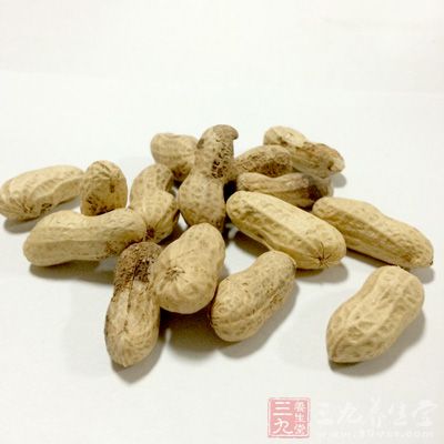 煮熟的花生米,西芹,胡蘿卜,鹽,雞精,香油 煮熟的花生米,西芹,胡蘿卜,鹽,雞精,香油