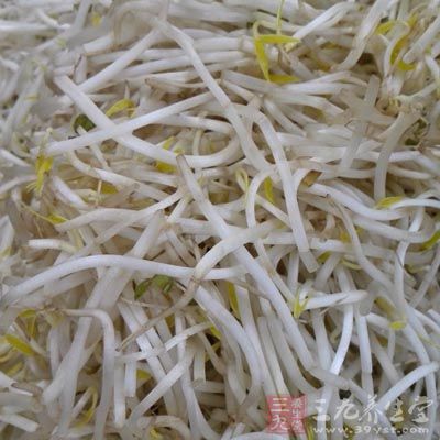 下入黑豆苗和綠豆芽燙熟 下入黑豆苗和綠豆芽燙熟