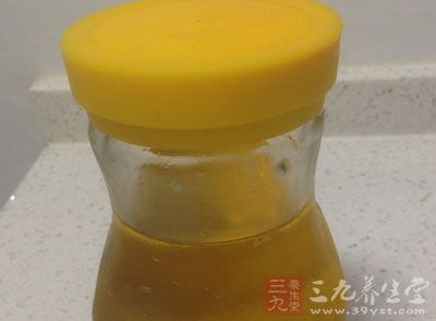很多人都知道，早晨起床之後喝一杯蜂蜜水