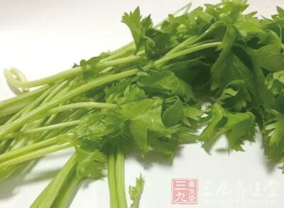 竹筍50克，芹菜50克