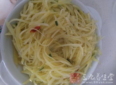 土豆，肉沫，香菜，豆瓣醬。