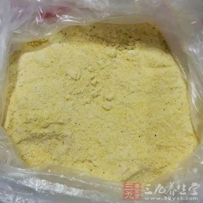 材料:南瓜,糯米粉,油 材料:南瓜,糯米粉,油