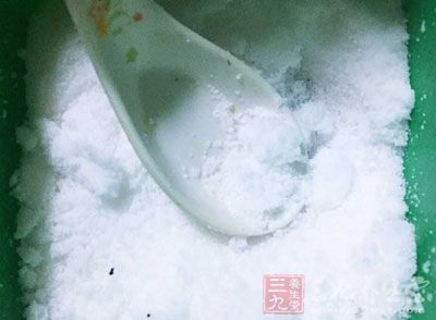 適量的食鹽約3兩