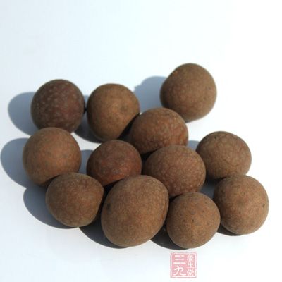 靈芝(一指寬的量/人)、花膠(25-35g/人)、紅棗、桂圓、龍骨(或雞)、姜