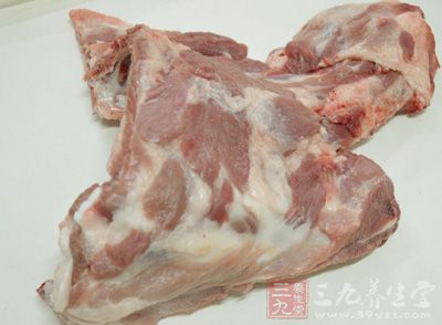 豬肉,澱粉,生抽,料酒,素雞,青紅椒 豬肉,澱粉,生抽,料酒,素雞,青紅椒