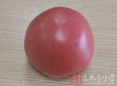 新鮮的西紅柿一個 新鮮的西紅柿一個