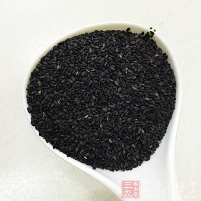 菜80公克,瘦牛肉片40公克,芝麻5公克,和風鲣魚醬油45cc,味霖10cc 菜80公克,瘦牛肉片40公克,芝麻5公克,和風鲣魚醬油45cc,味霖10cc