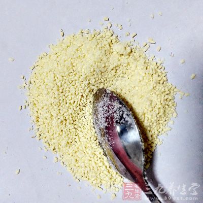 牛雜,粗粉絲,香菜,蔥姜,咖喱粉,料酒,鹽,八角,胡椒粉,雞精 牛雜,粗粉絲,香菜,蔥姜,咖喱粉,料酒,鹽,八角,胡椒粉,雞精