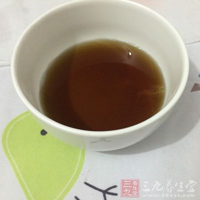 粉絲200g,紅辣椒一個,干辣椒2個,姜末少許,鹽,醬油適量,蒜葉少許 粉絲200g,紅辣椒一個,干辣椒2個,姜末少許,鹽,醬油適量,蒜葉少許