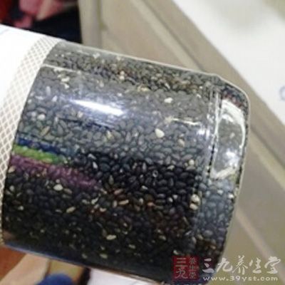 芝麻中含有的維生素D有助補鈣 芝麻中含有的維生素D有助補鈣