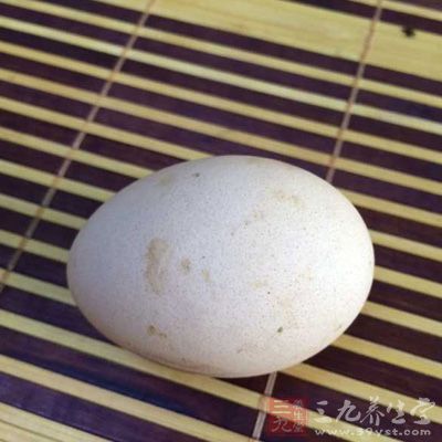 一顆新鮮的雞蛋