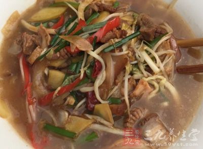 酸湯面的做法很簡單,我們完全可以在家裡制作 酸湯面的做法很簡單,我們完全可以在家裡制作