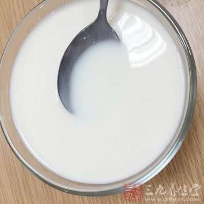 早餐豆漿一碗、全麥面包兩片、雞蛋一個