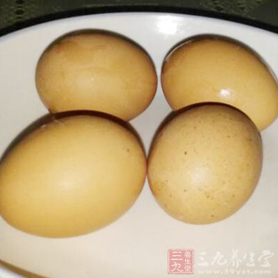 准備雞蛋4個