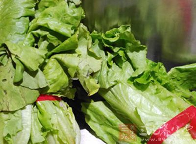 青菜心20克、香菇1朵、冬筍片、火腿片、蔥姜各適量、干貝汁適量鹽、味精各少許料酒、香油各適量、雞湯300克