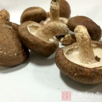 冬菇用水泡發