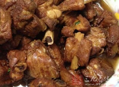 焖排骨的做法很簡單
