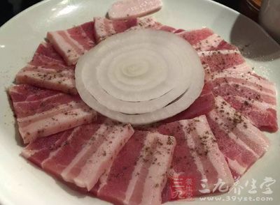 適量的五花肉片 適量的五花肉片