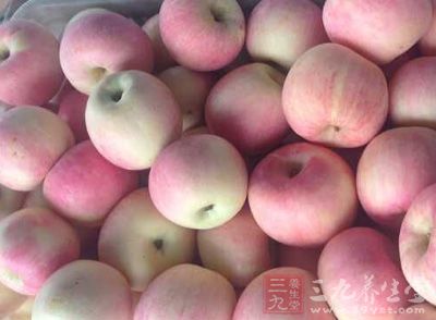 大白菜1棵,胡蘿卜半根,白蘿卜1/2個,韭菜20根,糯米粉3大匙,蘋果1個 大白菜1棵,胡蘿卜半根,白蘿卜1/2個,韭菜20根,糯米粉3大匙,蘋果1個