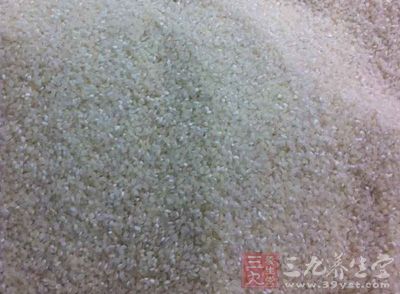 適量的大米