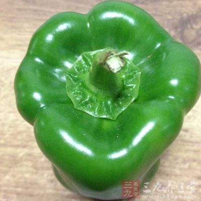 青椒去蒂切成塊