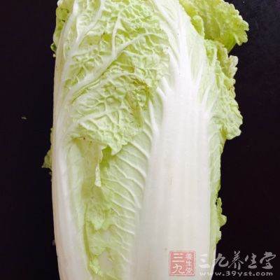 白菜取半顆，洗淨備用