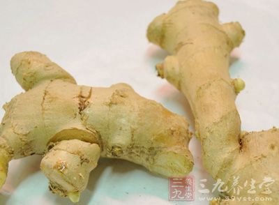 再加冬筍片、蒜片、姜片、醬油、少許鹽,適量的水轉中火把魚燒入味即可 再加冬筍片、蒜片、姜片、醬油、少許鹽,適量的水轉中火把魚燒入味即可