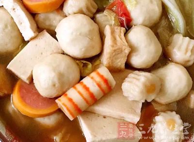 自制魚丸的做法很簡單